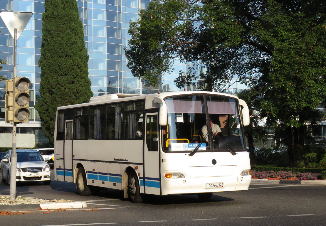 Краснодарский край, КАвЗ-4235-31 (1-1) № Н 102 МО 123
