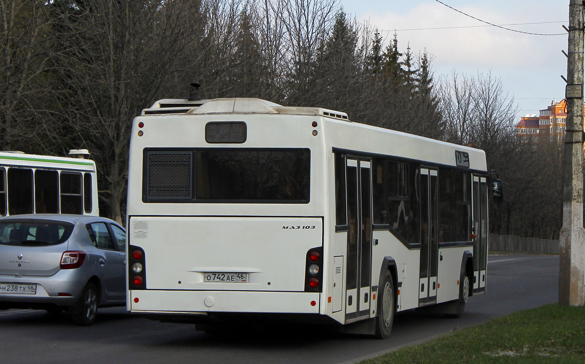 Курская область, МАЗ-103.486 № О 742 АЕ 46