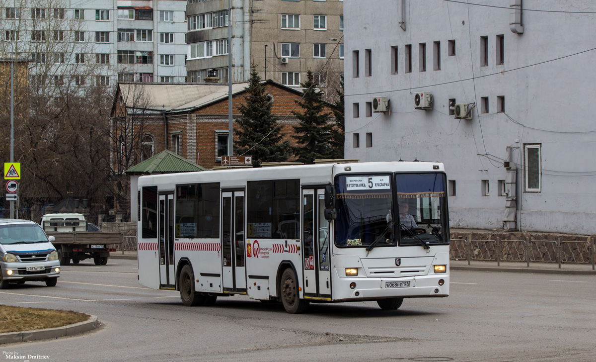Красноярский край, НефАЗ-5299-20-32 № Е 068 НЕ 124