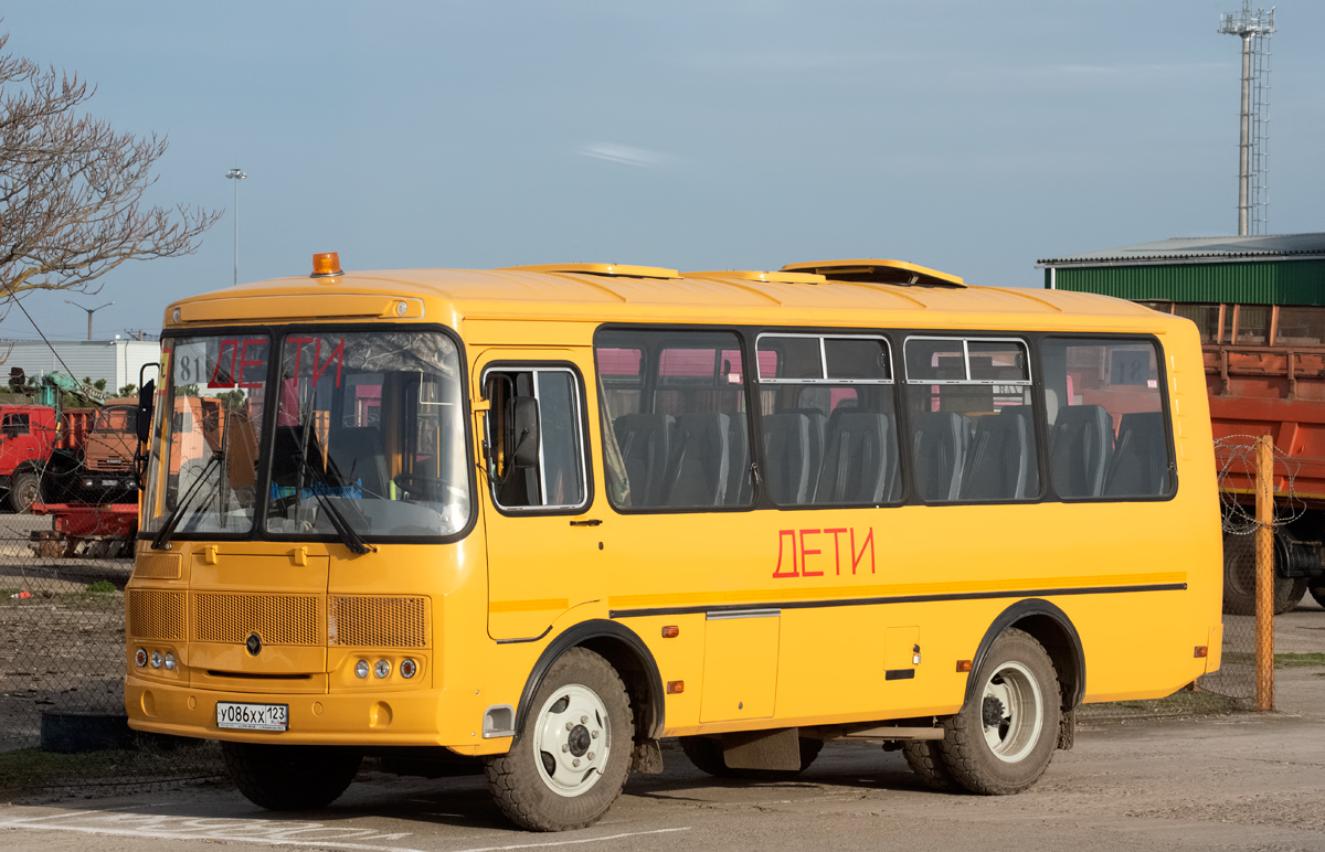 Краснодарский край, ПАЗ-32053-70 № У 086 ХХ 123
