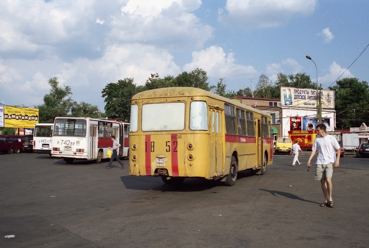 Москва, ЛиАЗ-677М № 11030