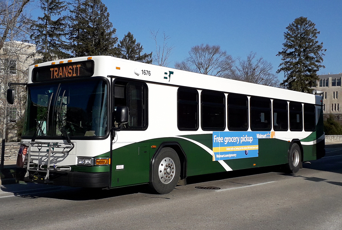 США, Gillig Low Floor 40' № 1676