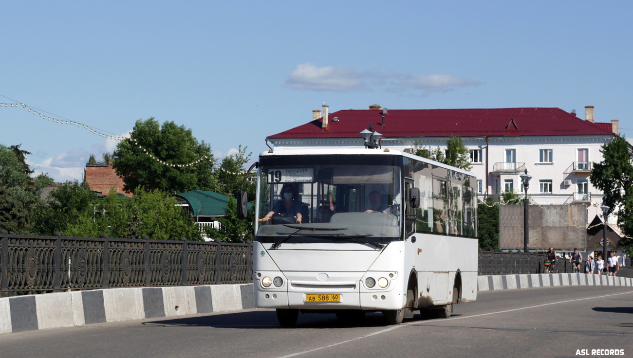 Псковская область, Hyundai County Kuzbas HDU2 № АВ 588 60