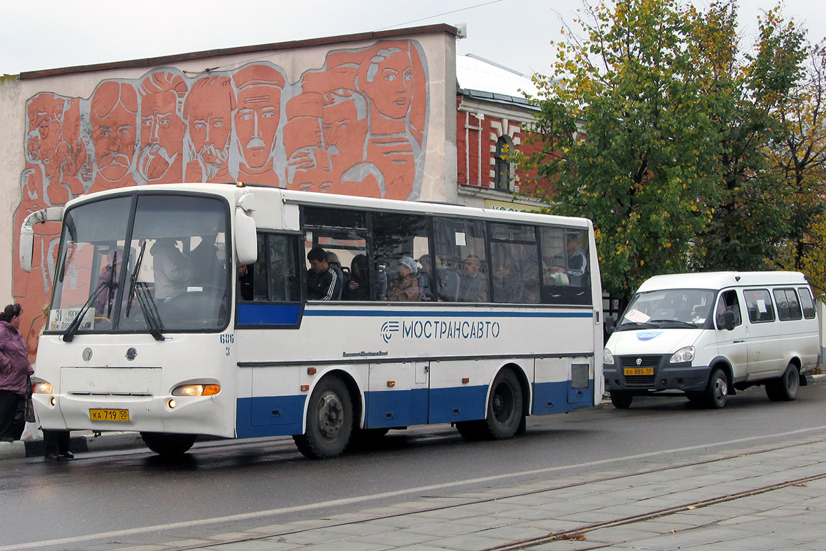 Московская область, ПАЗ-4230-01 (1-1) (КАвЗ) № 3686; Московская область, ГАЗ-322132 (XTH, X96) № ЕО 885 50