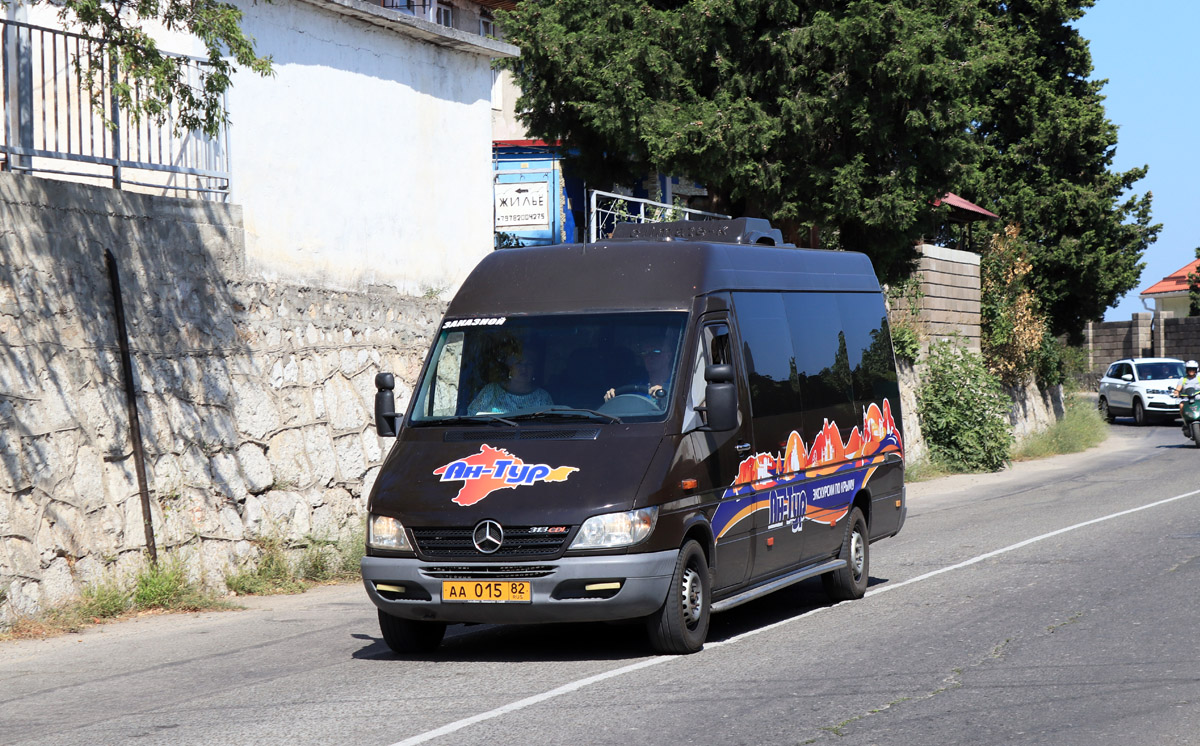 Республика Крым, Mercedes-Benz Sprinter W903 313CDI № АА 015 82
