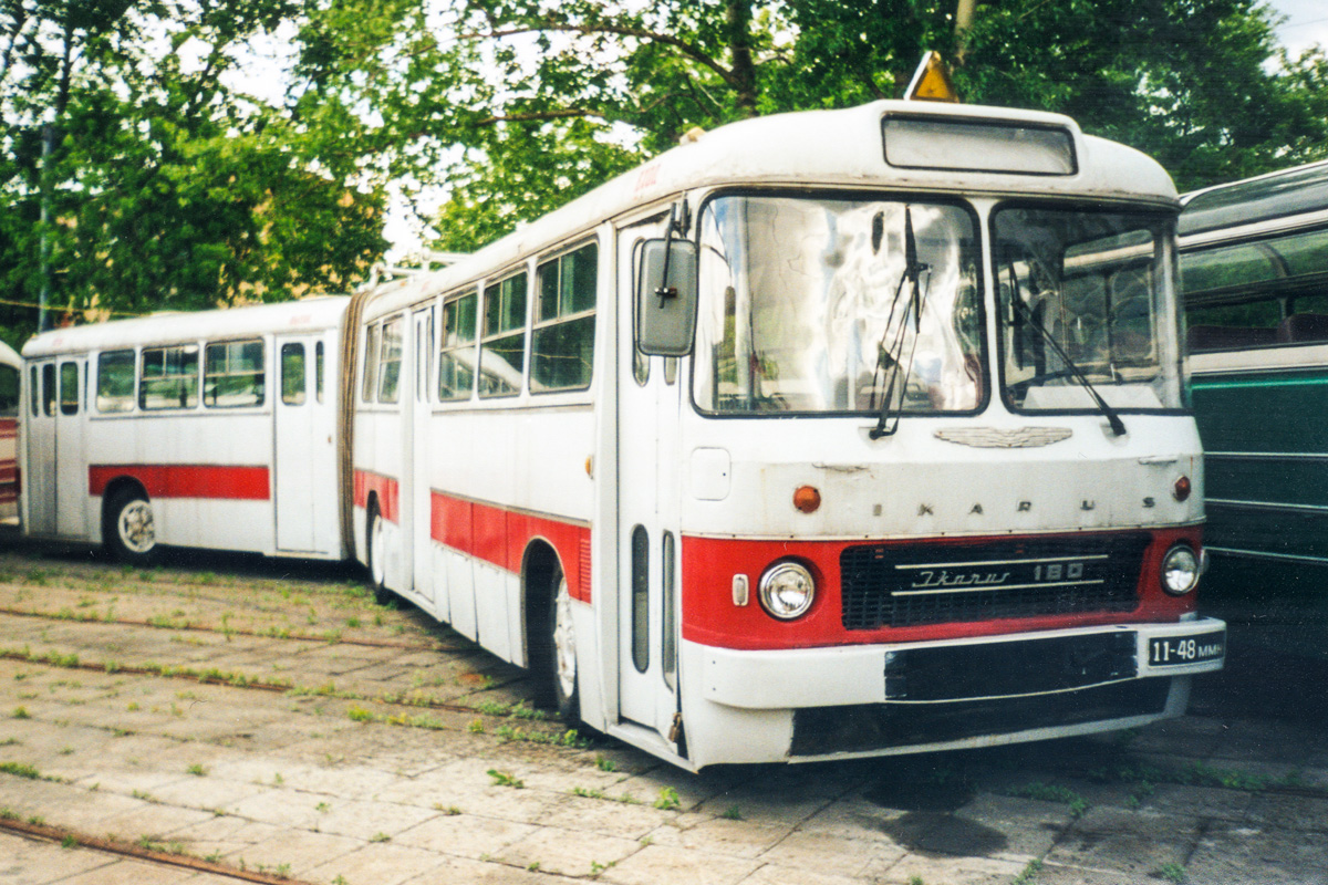 Moscow, Ikarus 180 # 011