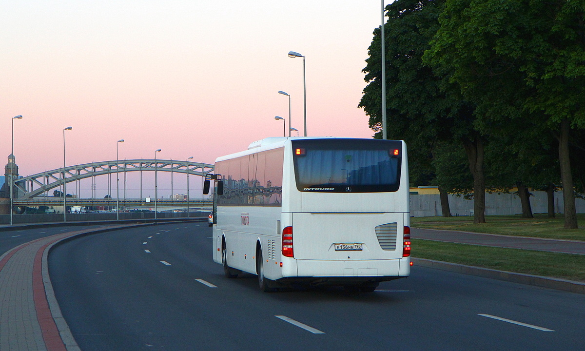 Санкт-Петербург, Mercedes-Benz Intouro II № Е 136 НЕ 198