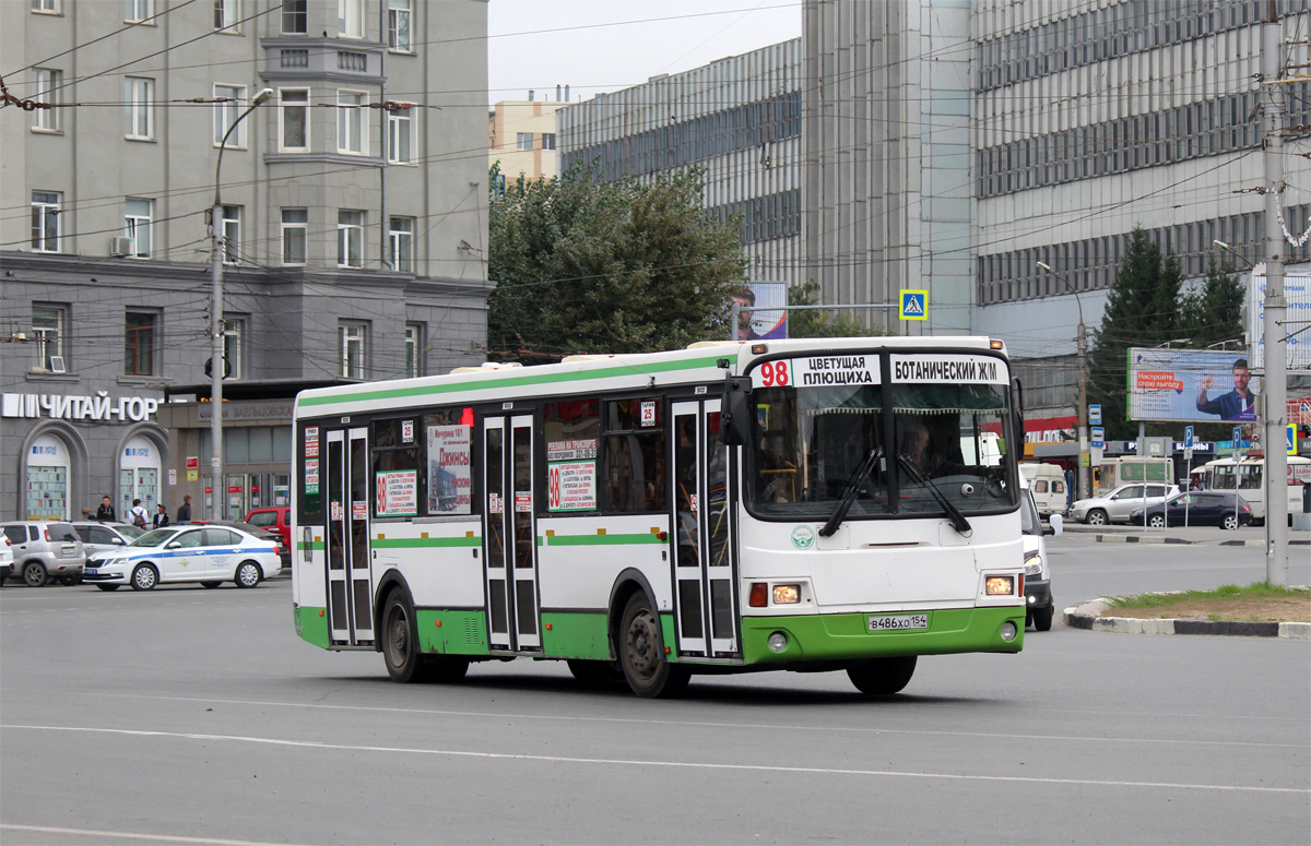 Новосибирская область, ЛиАЗ-5256.36 № В 486 ХО 154