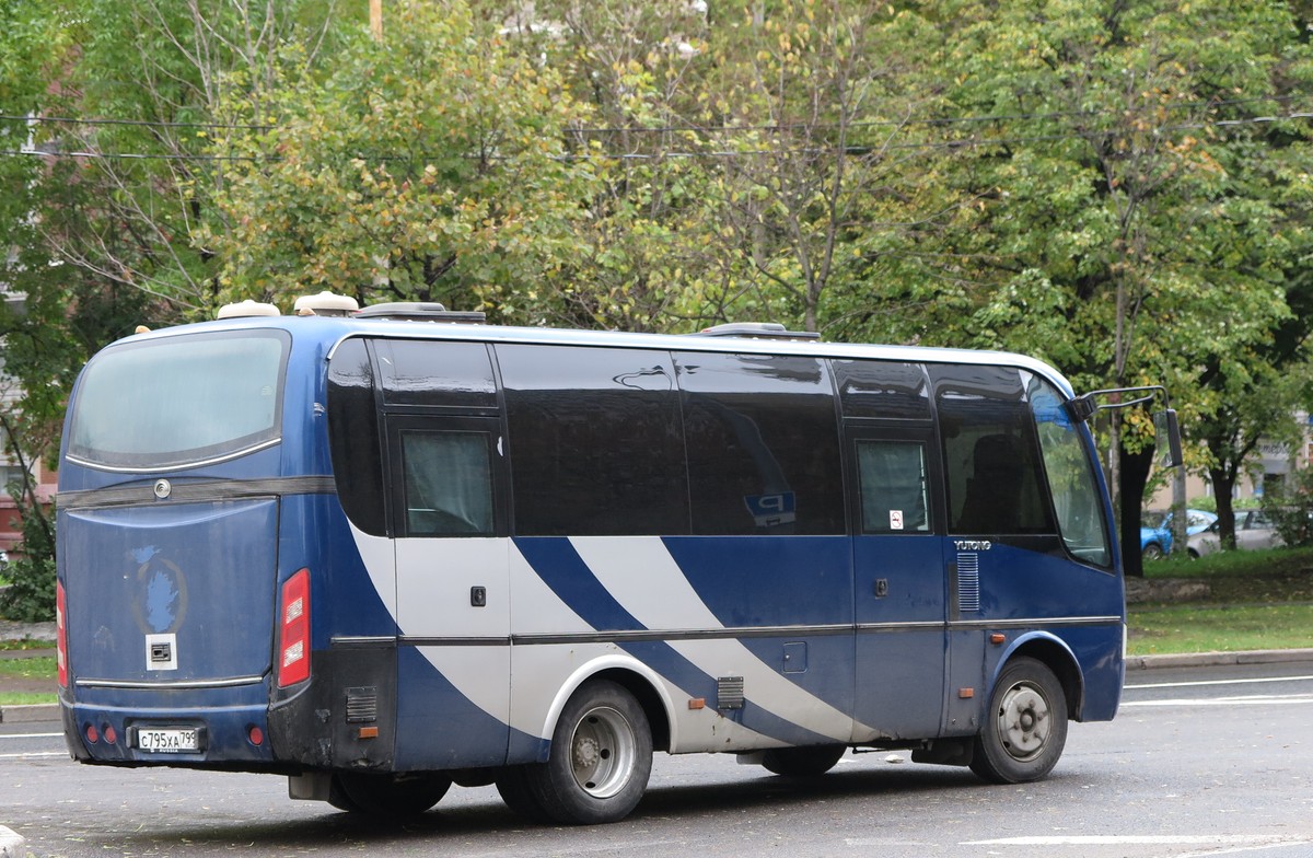 Москва, Yutong ZK6737R № С 795 ХА 799