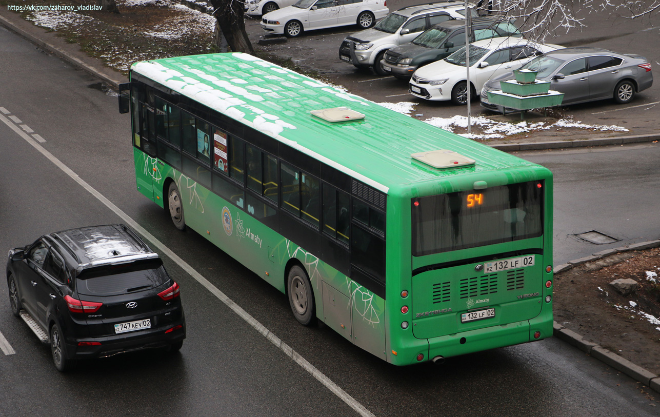 Алматы, Yutong ZK6118HGA № 132 LF 02