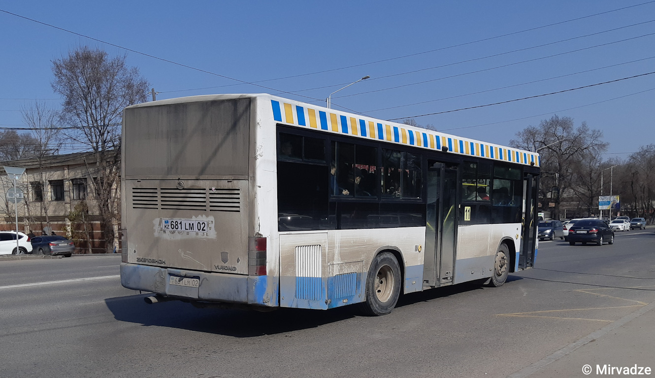Алматы, Yutong ZK6108HGH № 681 LM 02