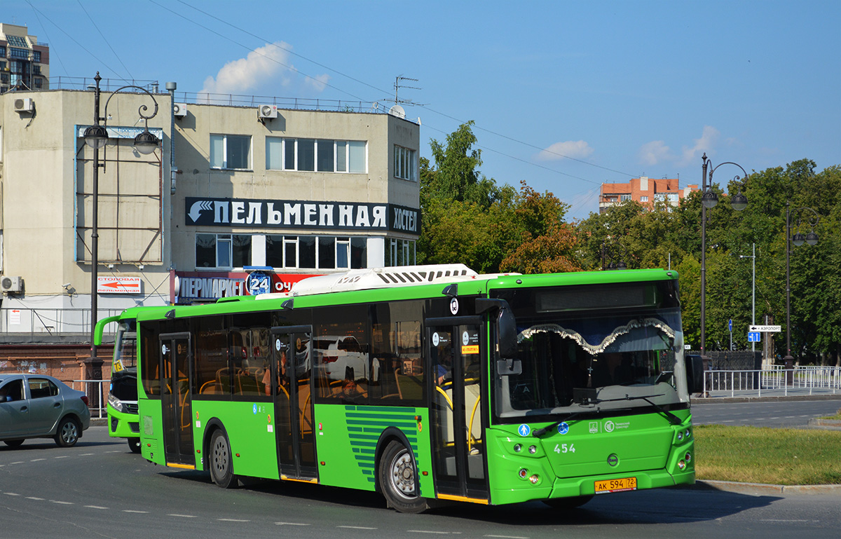 Тюменская область, ЛиАЗ-5292.65 № 454