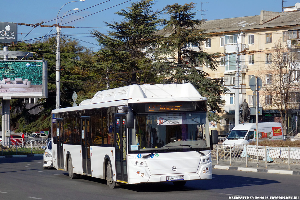 Республика Крым, ЛиАЗ-5292.67 (CNG) № Е 576 ВН 82