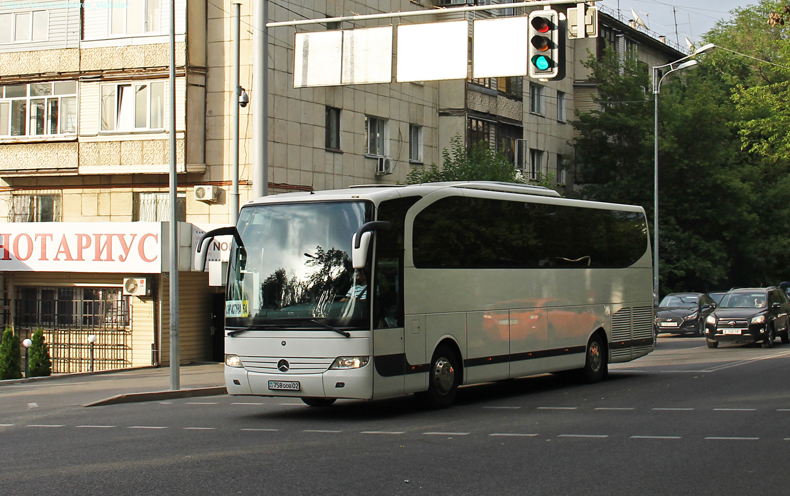 Алматы, Mercedes-Benz O580-15RHD Travego № 758 QOB 02