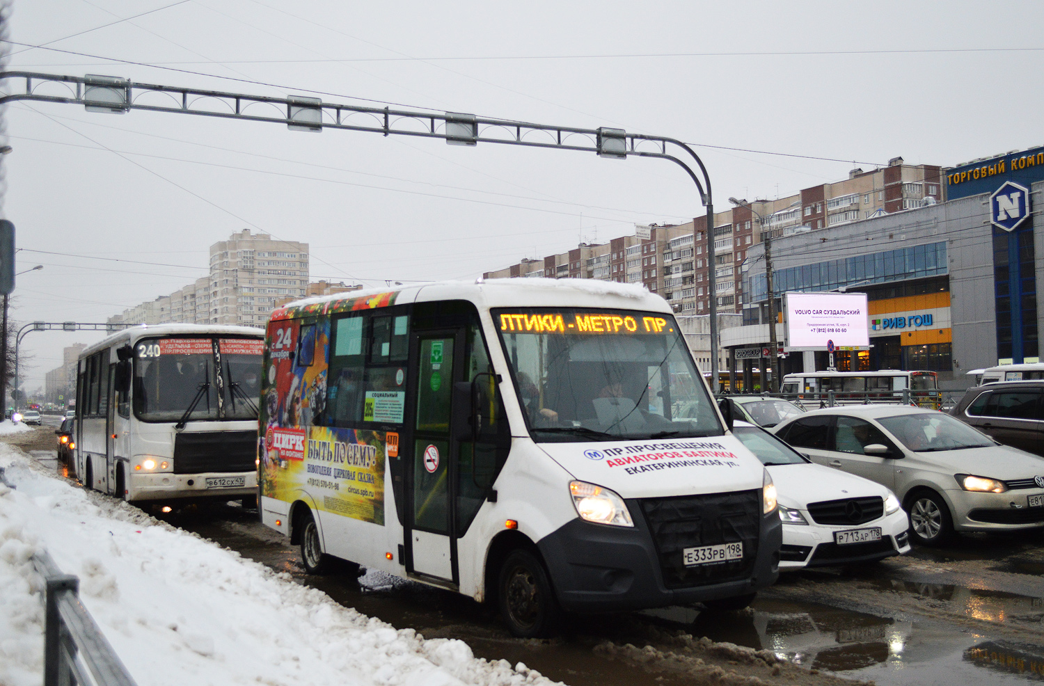Санкт-Петербург, ГАЗ-A64R42 Next № Е 333 РВ 198