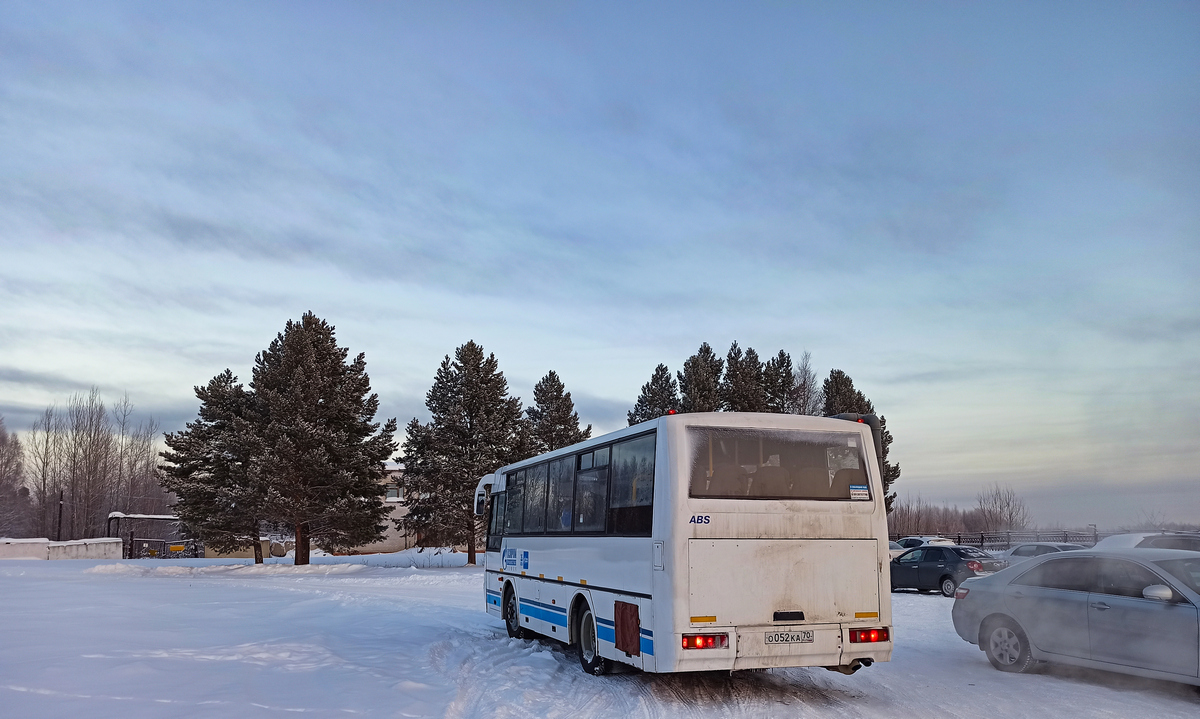 Томская область, КАвЗ-4235-32 № О 052 КА 70