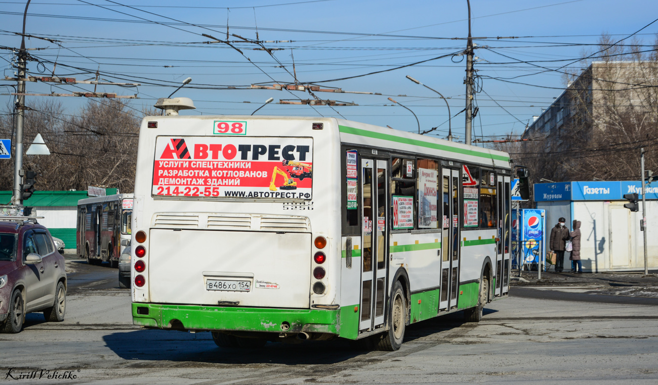 Новосибирская область, ЛиАЗ-5256.36 № В 486 ХО 154