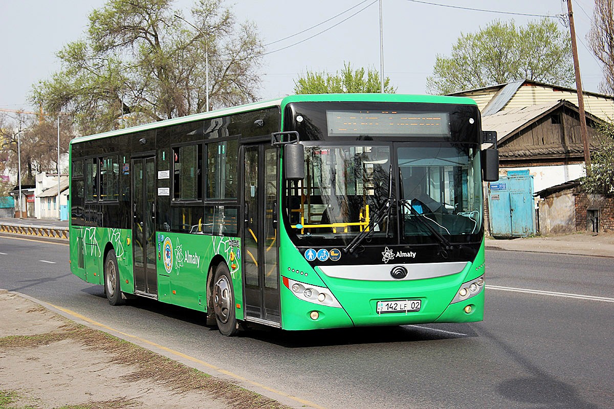 Алматы, Yutong ZK6118HGA № 142 LF 02
