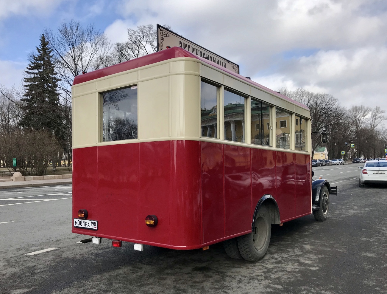 Санкт-Петербург, ЗиС-8 (реплика) № М 081 РА 198