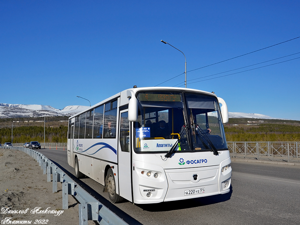 Мурманская область, КАвЗ-4238-61 № А 220 УЕ 51