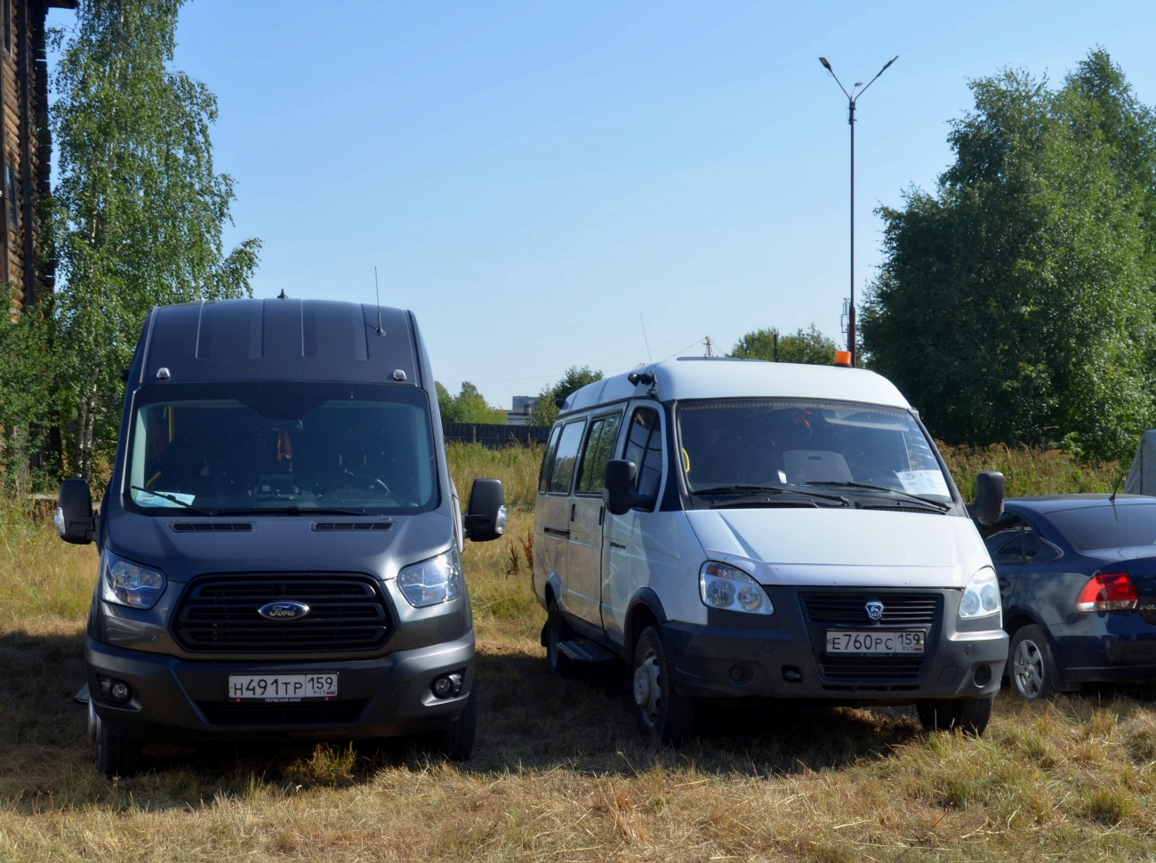 Пермский край, Ford Transit FBD [RUS] (X2F.ESG.) № Н 491 ТР 159; Пермский край, ГАЗ-322120 (X96) № Е 760 РС 159