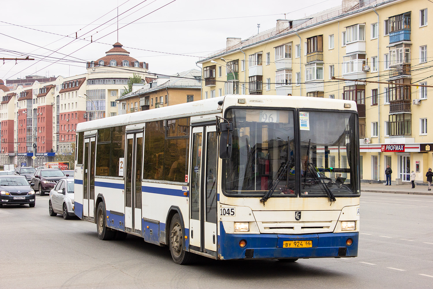 Sverdlovsk region, NefAZ-5299-20-22 # 1045