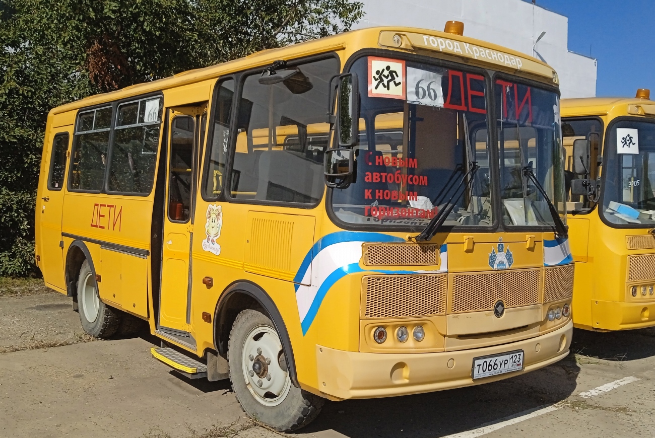 Краснодарский край, ПАЗ-32053-70 № Т 066 УР 123
