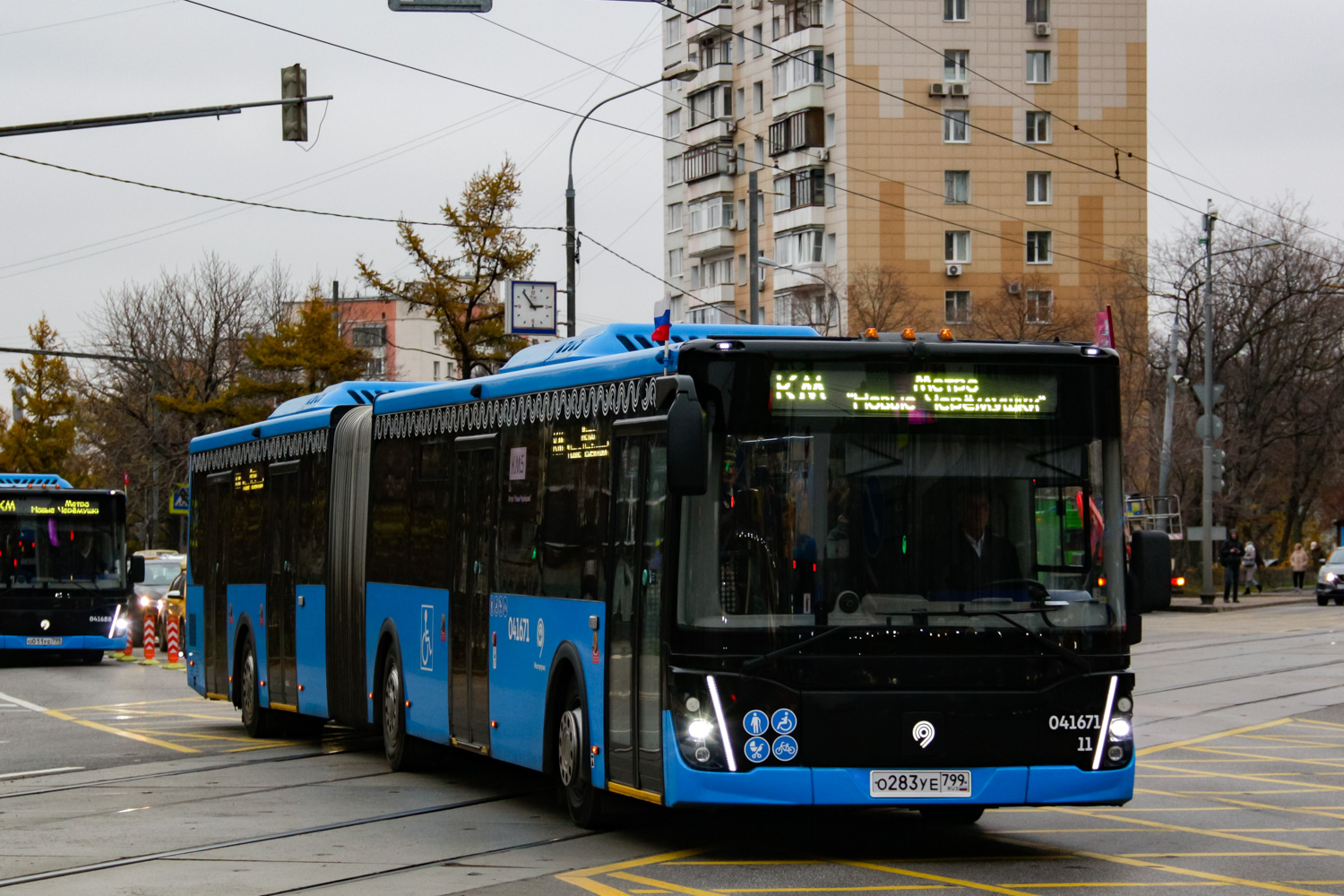 Москва, ЛиАЗ-6213.65 № 041688; Москва, ЛиАЗ-6213.65 № 041671