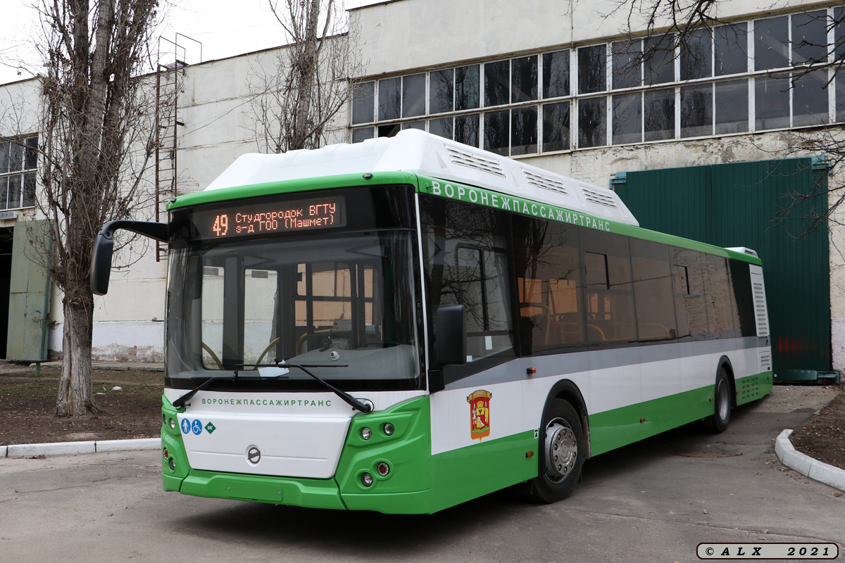 Воронежская область, ЛиАЗ-5292.67 (CNG) № Е 569 ЕН 136