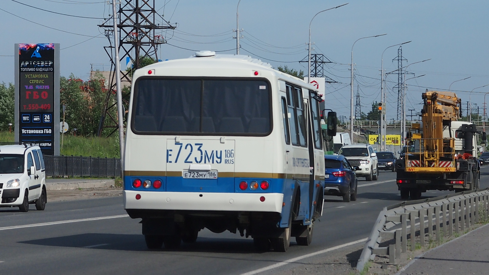 Ханты-Мансийский АО, ПАЗ-320530-04 № Е 723 МУ 186