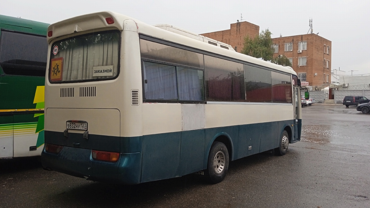 Краснодарский край, Hyundai AeroTown № В 832 НУ 123