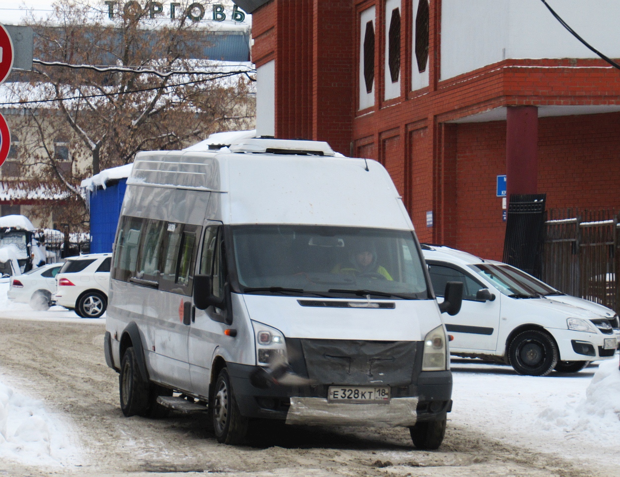Удмуртия, Нижегородец-222700  (Ford Transit) № Е 328 КТ 18