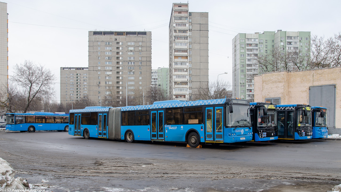 Москва, ЛиАЗ-6213.22 № 040227