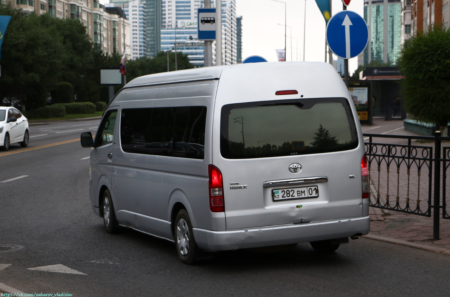 Астана, Toyota HiAce TRH223L № 282 BM 01