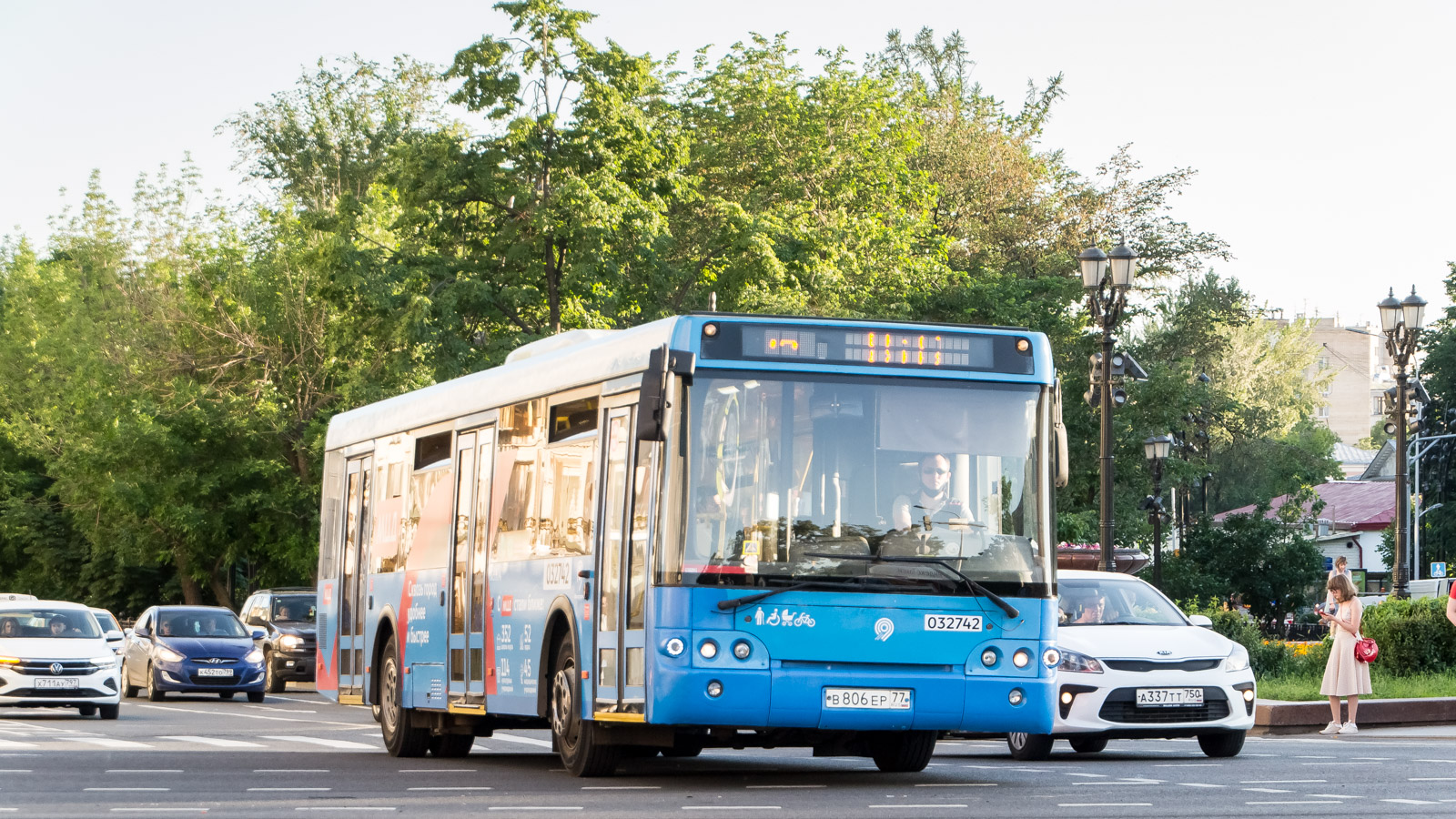 Moscow, LiAZ-5292.22 (2-2-2) # 032742
