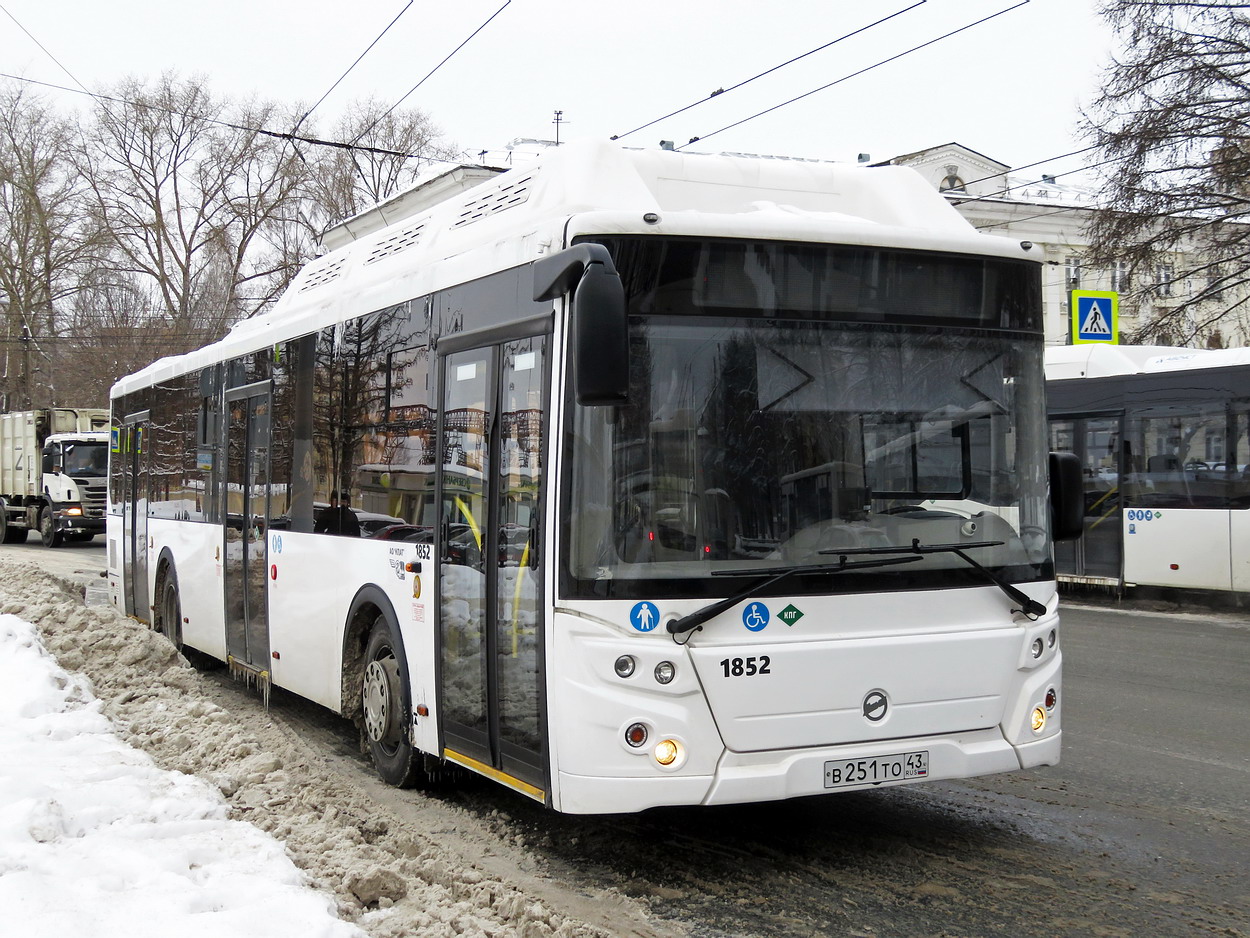 Кировская область, ЛиАЗ-5292.67 (CNG) № х852