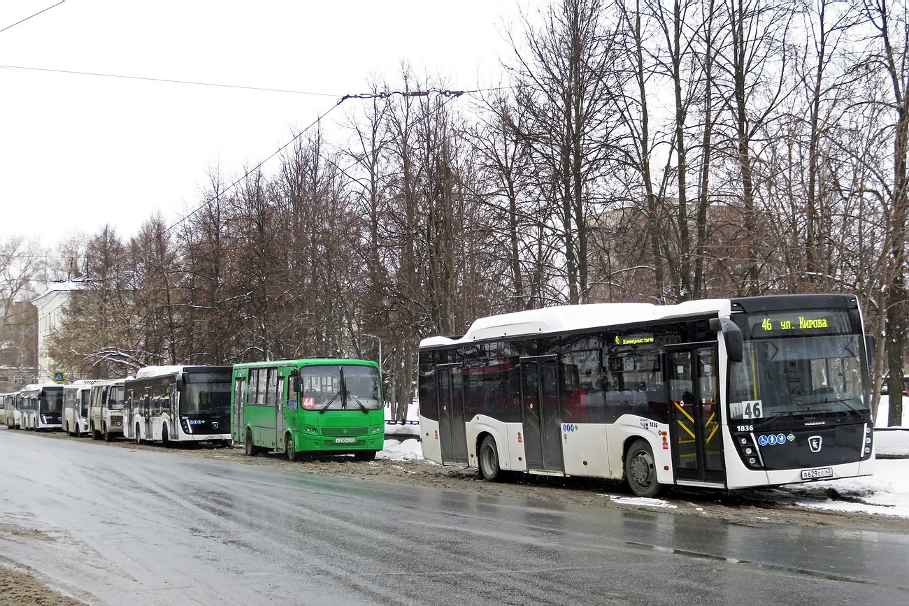 Кировская область, НефАЗ-5299-40-57 (CNG) № х836; Кировская область — Автовокзалы, автостанции, конечные остановки
