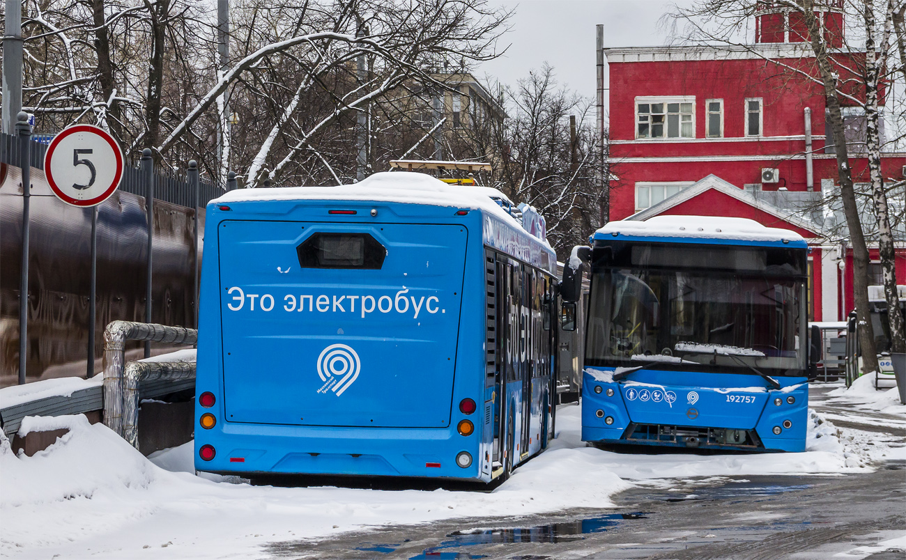 Москва, СВАРЗ-6262 (МАЗ-203E) № 6262-001; Москва, ЛиАЗ-6213.65 № 192757
