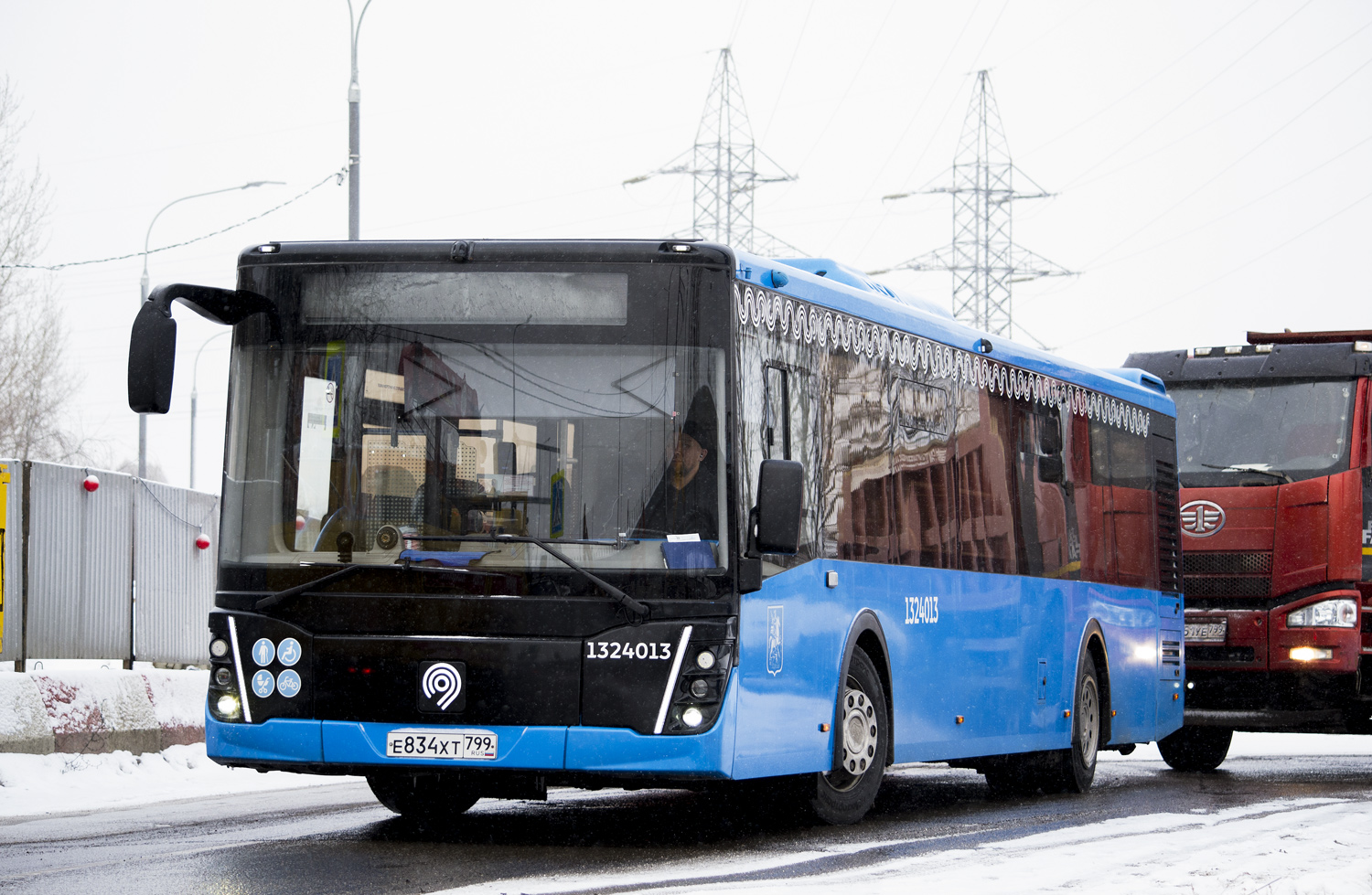 Москва, ЛиАЗ-5292.65 № 1324013 Москва, ЛиАЗ-5292.65 № 1324013