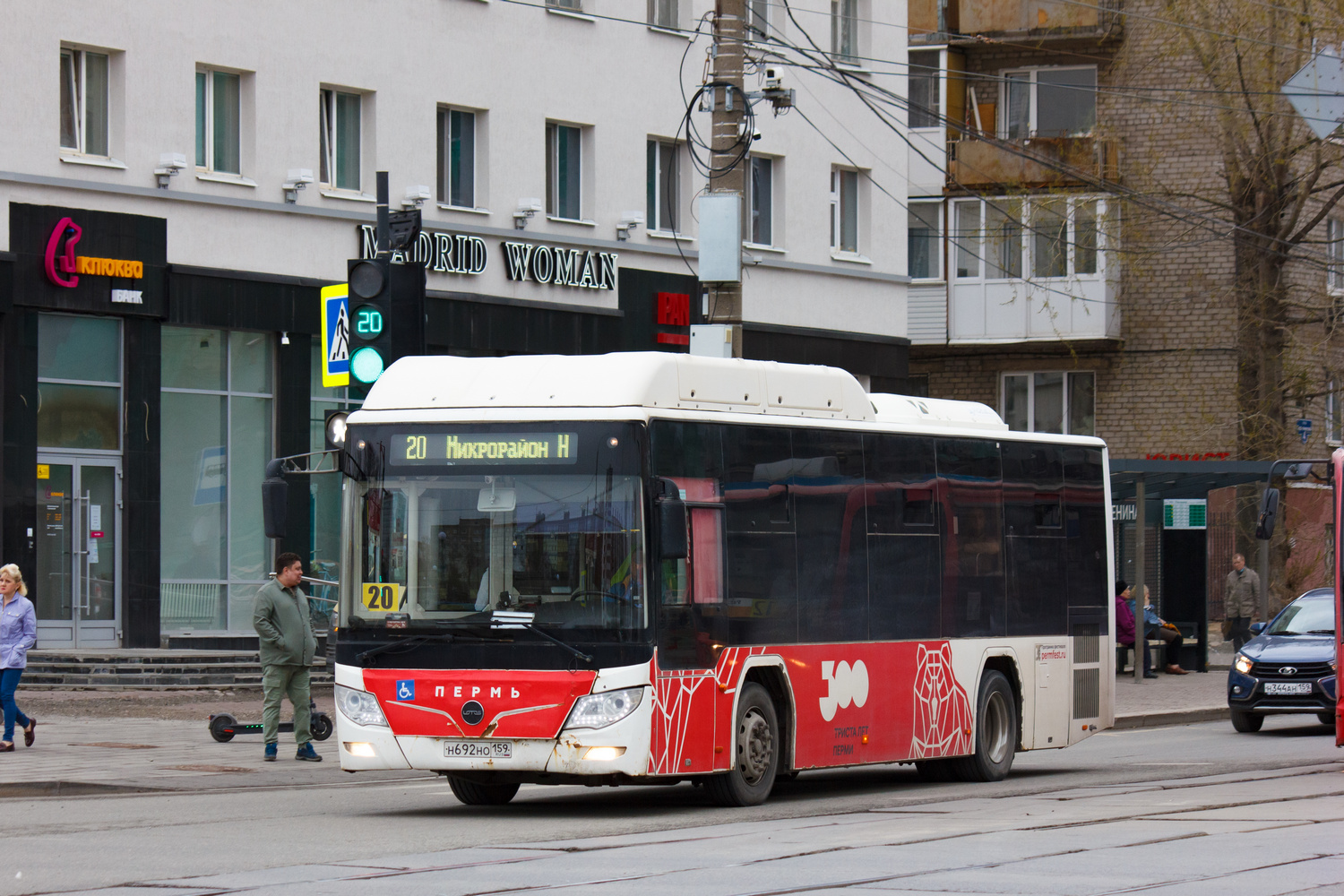 Пермский край, Lotos-105C02 № Н 692 НО 159