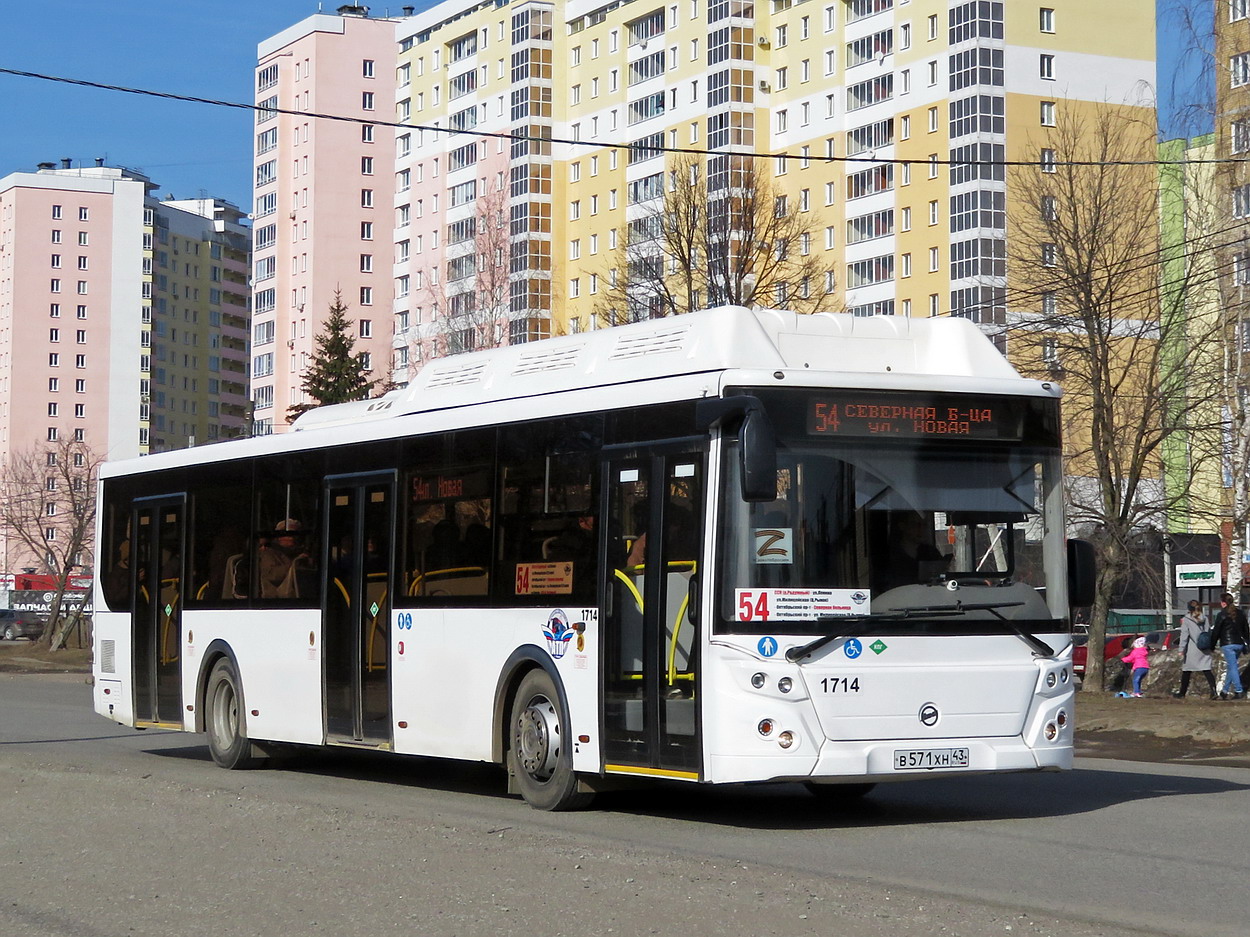 Кировская область, ЛиАЗ-5292.67 (CNG) № В 571 ХН 43