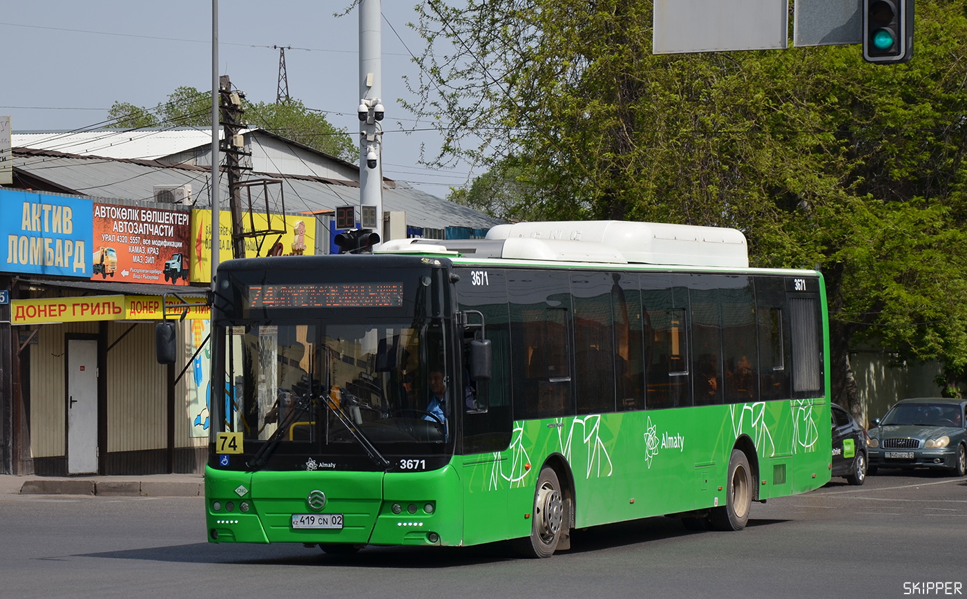 Алматы, Golden Dragon XML6125CN (Hyundai Trans Auto) № 3671 Алматы, Golden Dragon XML6125CN (Hyundai Trans Auto) № 3671