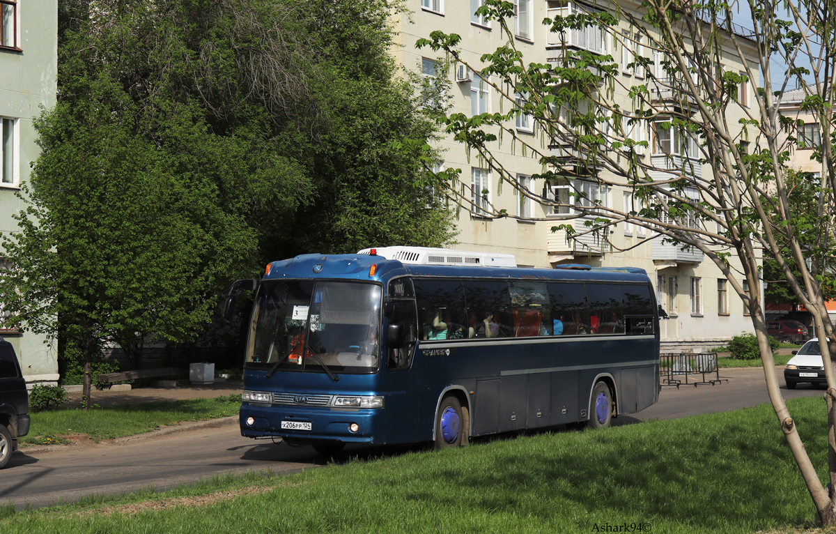 Красноярский край, Kia Granbird № Х 206 РР 124