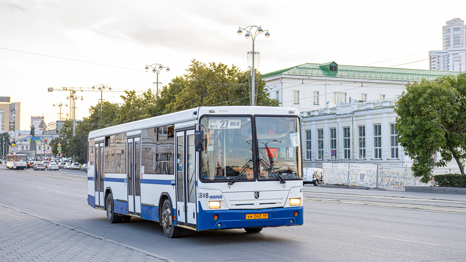 Sverdlovsk region, NefAZ-5299-20-32 # 1888