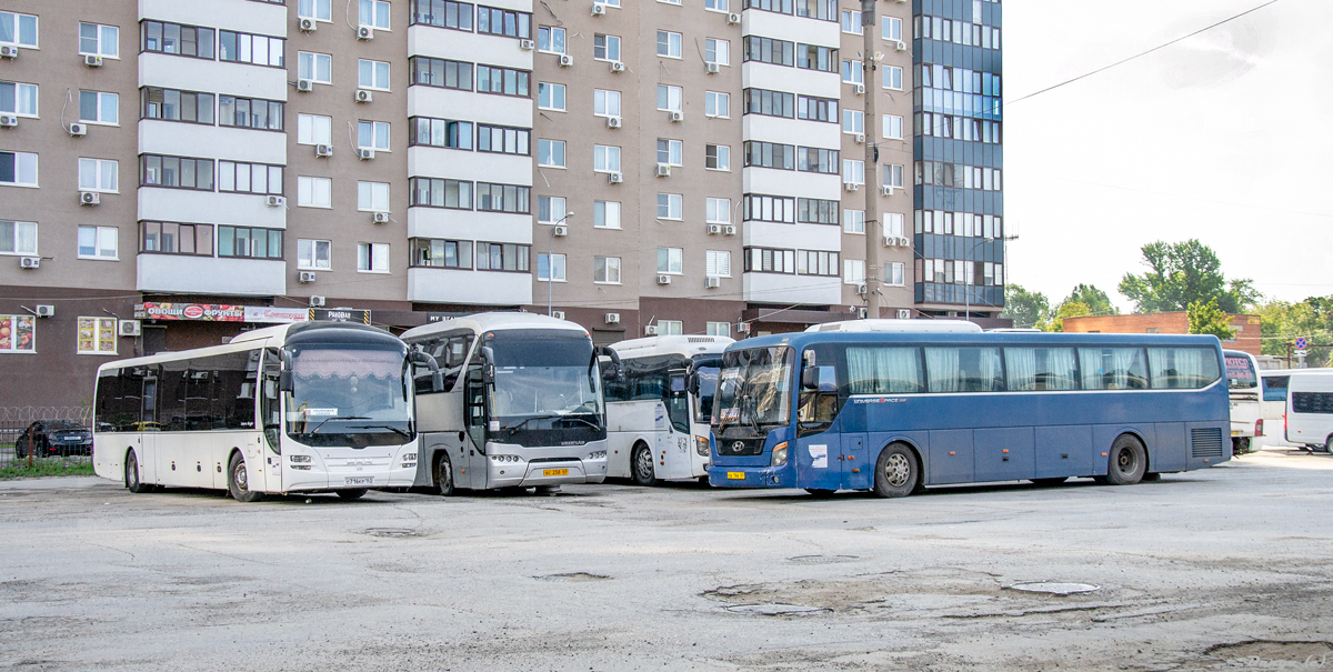 Самарская область, MAN R14 Lion's Regio C ÜL314 C № С 716 КР 163; Самарская область, Hyundai Universe Space Luxury № ЕВ 166 63; Самарская область — Автобусные парки, автокомбинаты, автопредприятия