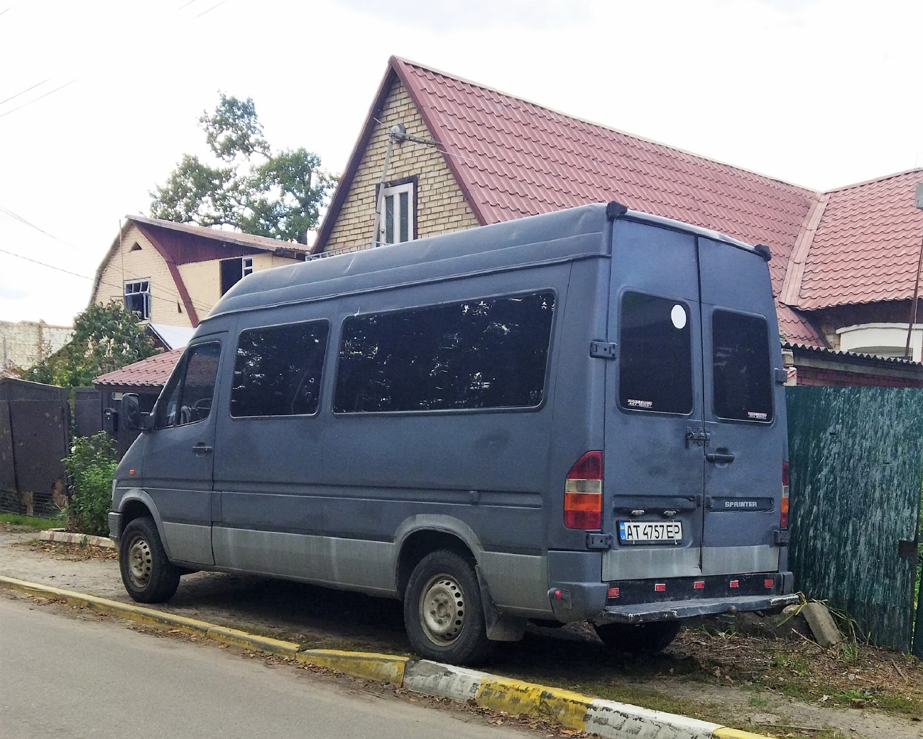 Киевская область, Mercedes-Benz Sprinter W901/W902 208D № AT 4757 EP