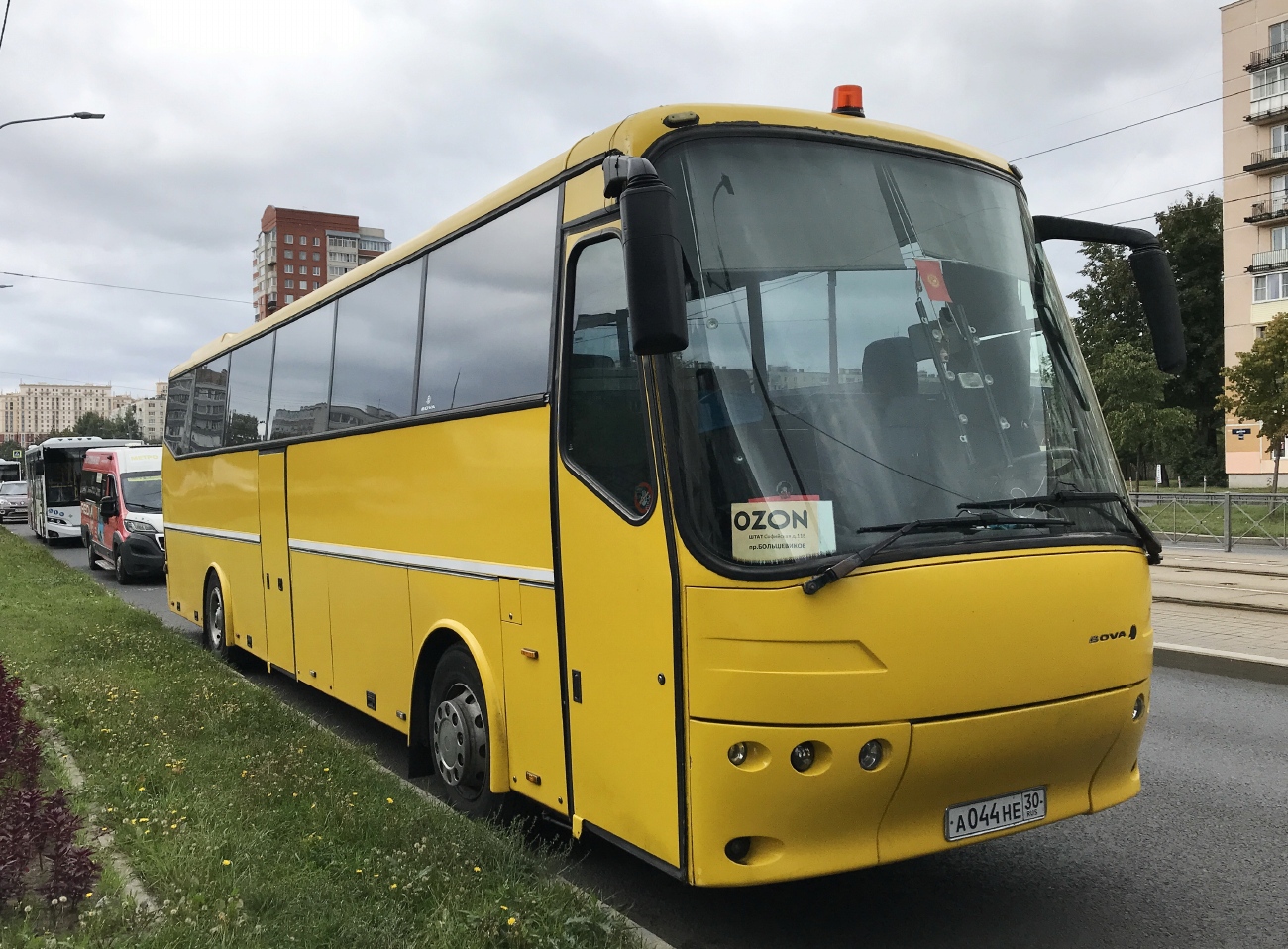 Санкт-Петербург, Bova Futura FHD 12.**0 № А 044 НЕ 30