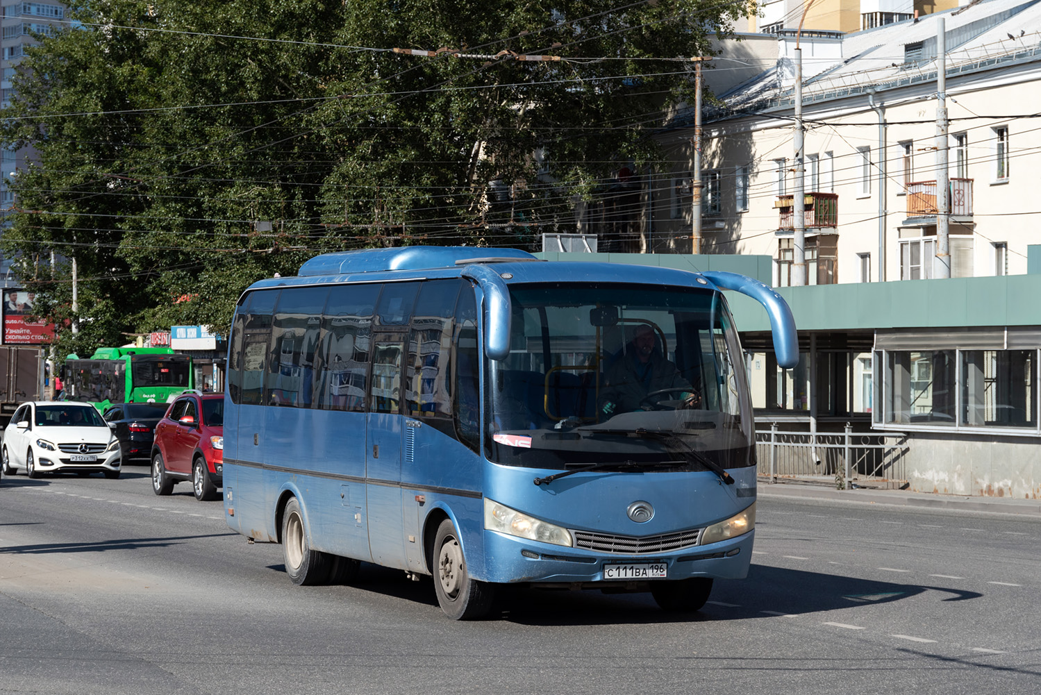 Свердловская область, Yutong ZK6737D № С 111 ВА 196
