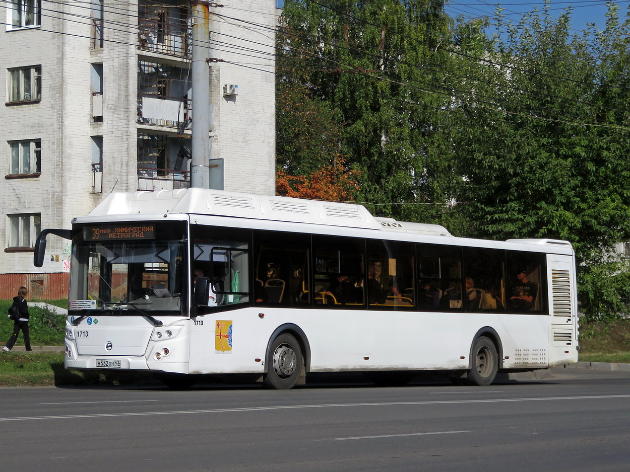 Кировская область, ЛиАЗ-5292.67 (CNG) № В 532 ХН 43