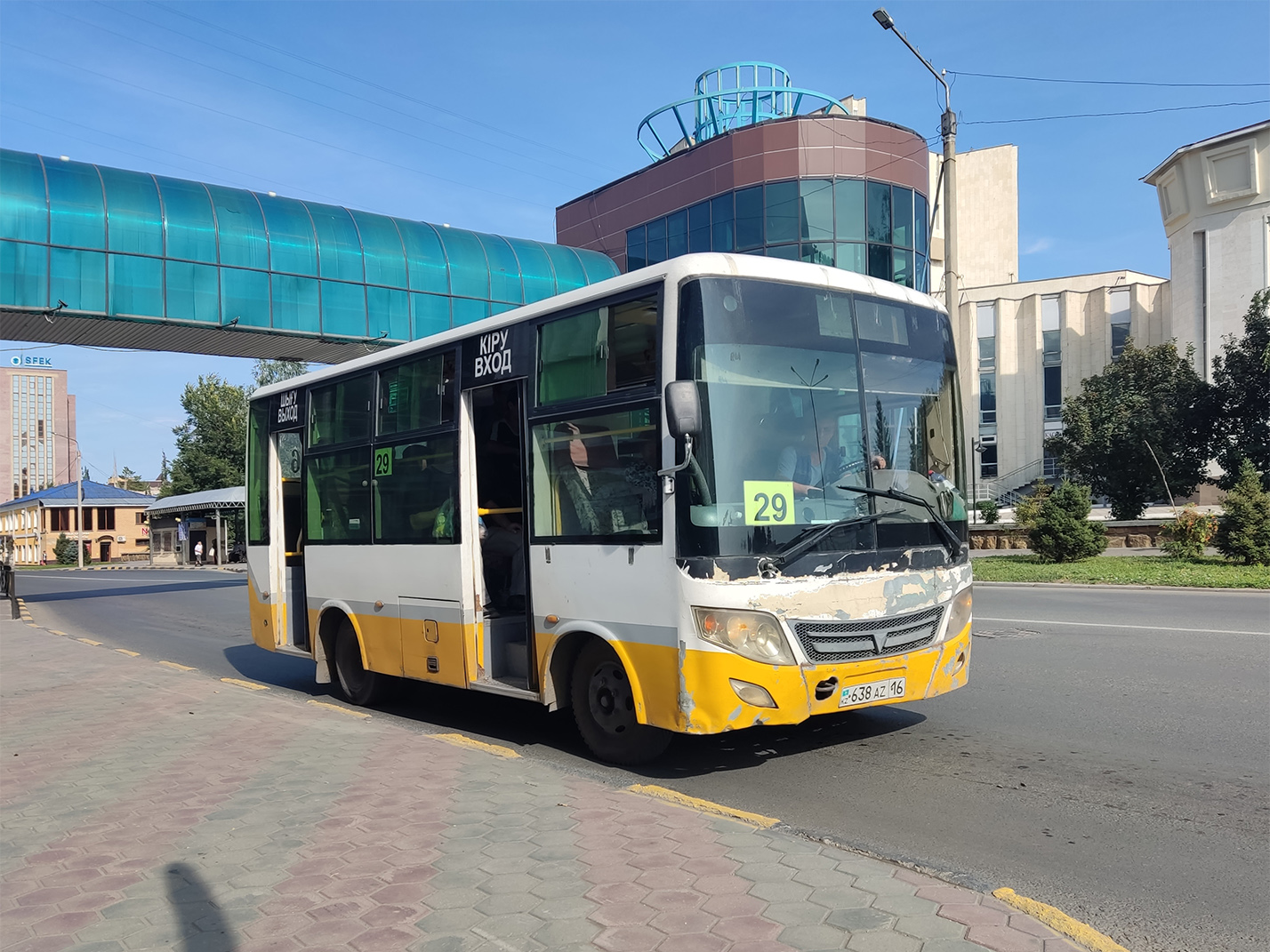 Абайская область, Dongfeng BWC6665GA5 (Qilu/СемАЗ) № 638 AZ 16